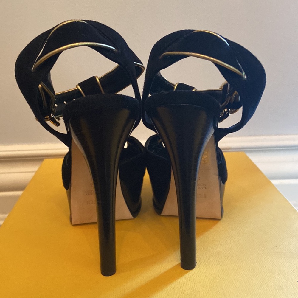 Fendi Size 37.5 - Picture 3 of 11